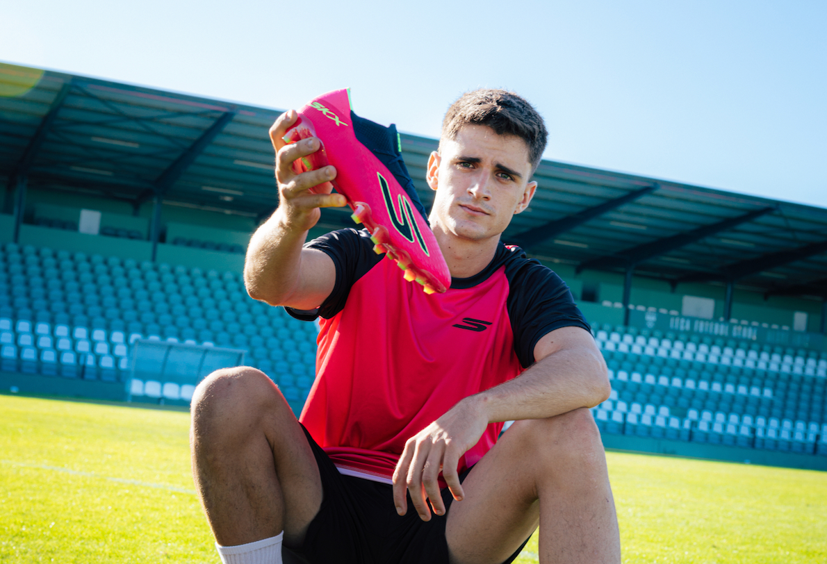 Pau Víctor: «Están de moda los de 2007, Lamine, Cubarsí… y mi hermano»